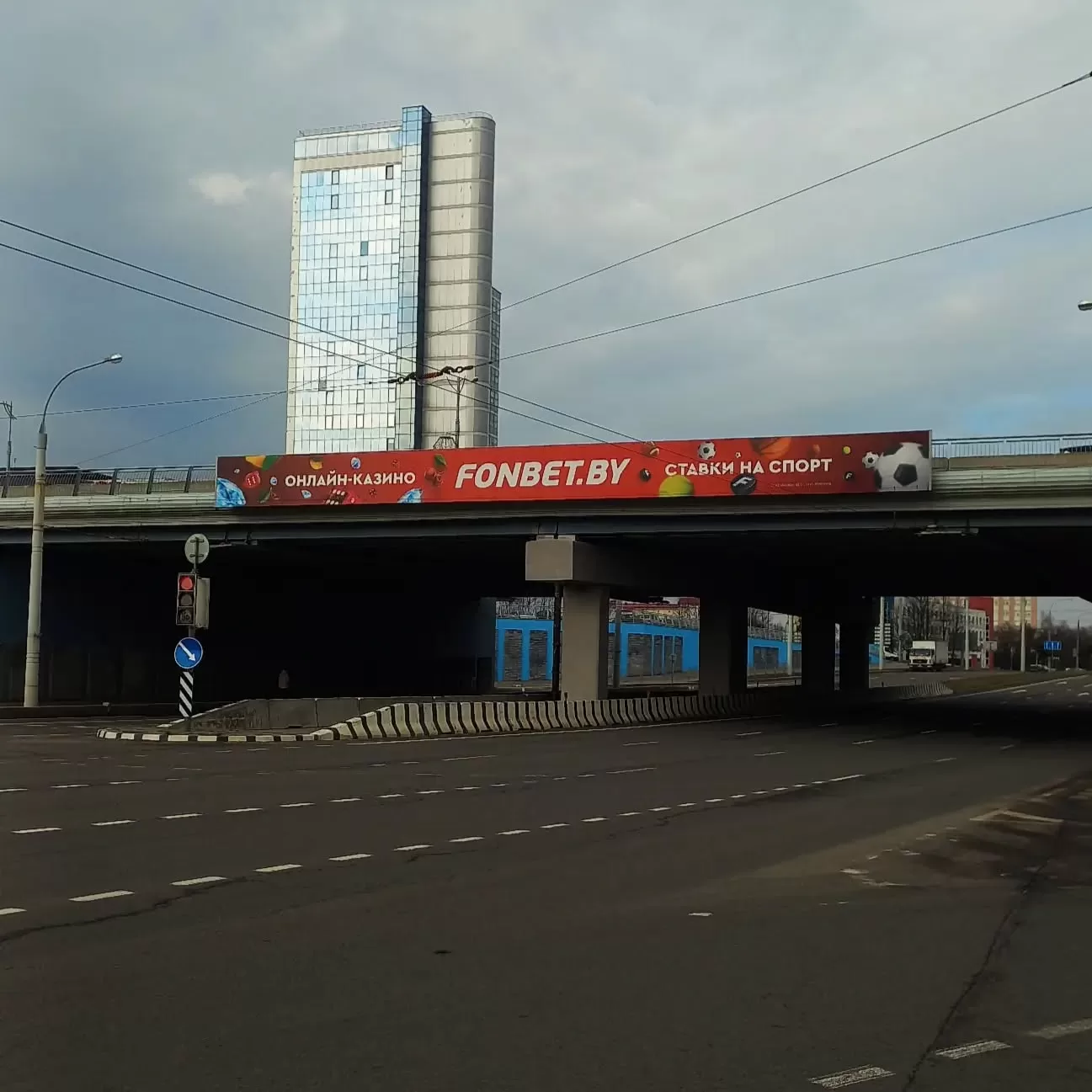 Монтаж рекламной конструкции
